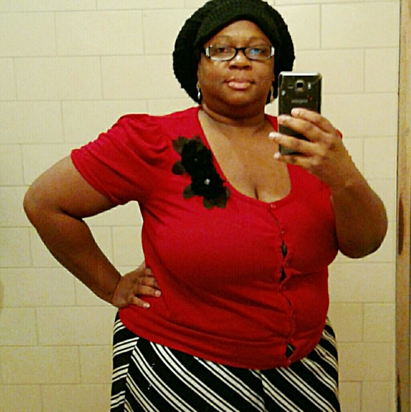 Meet your Posher, Essie - Picture 2 of 8